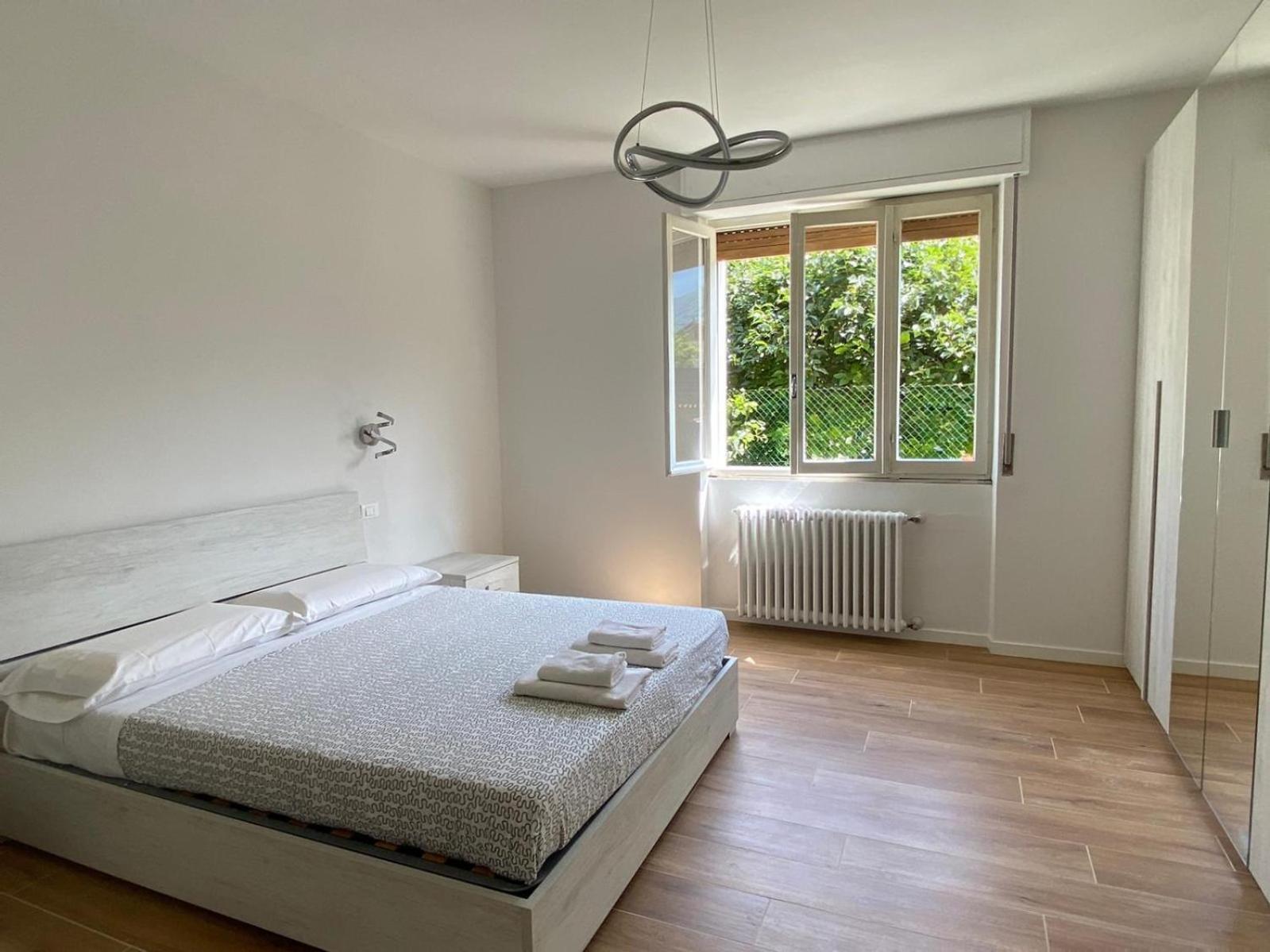 Villa The Swan - Composed By 2 Apartments Mandello del Lario Exterior foto